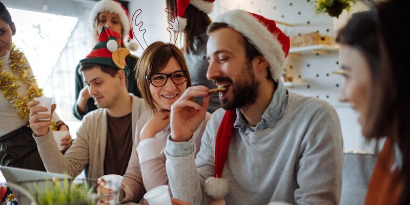 Maneras originales de celebrar la Navidad en el trabajo