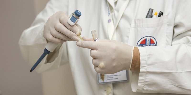¿Se puede negar un trabajador a hacerse el reconocimiento médico?
