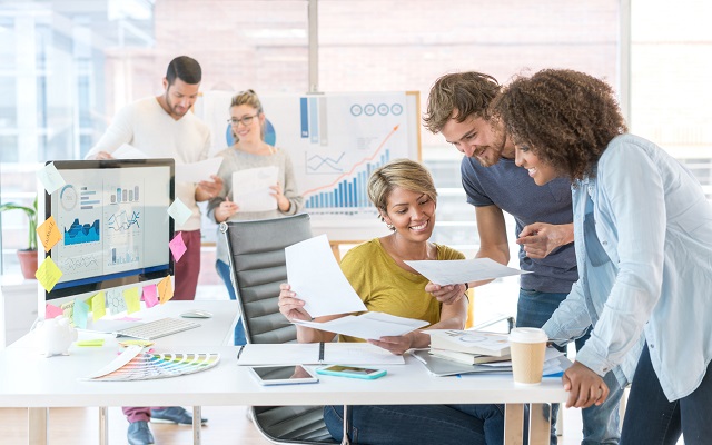vuelta al trabajo feliz